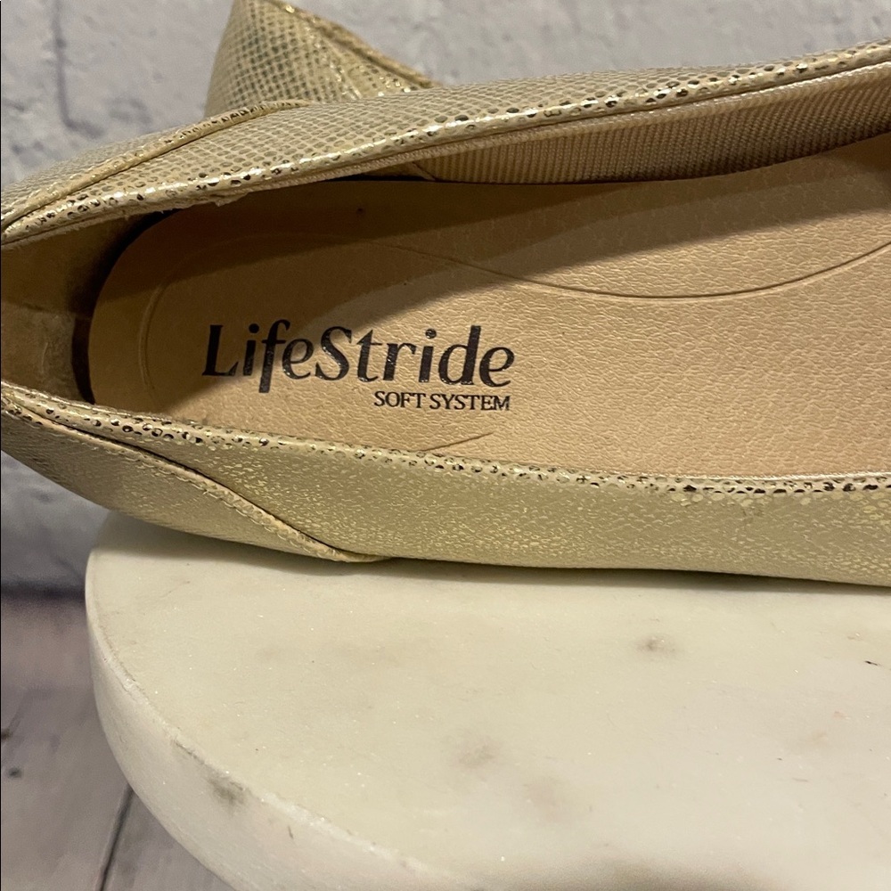 Life Stride Gold Pointe Toe Textured Flats NWOT Sz 6.5 - Picture 4 of 9
